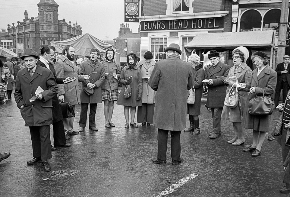 8. The Boar&#39;s Head Hymn, Stockport Collection